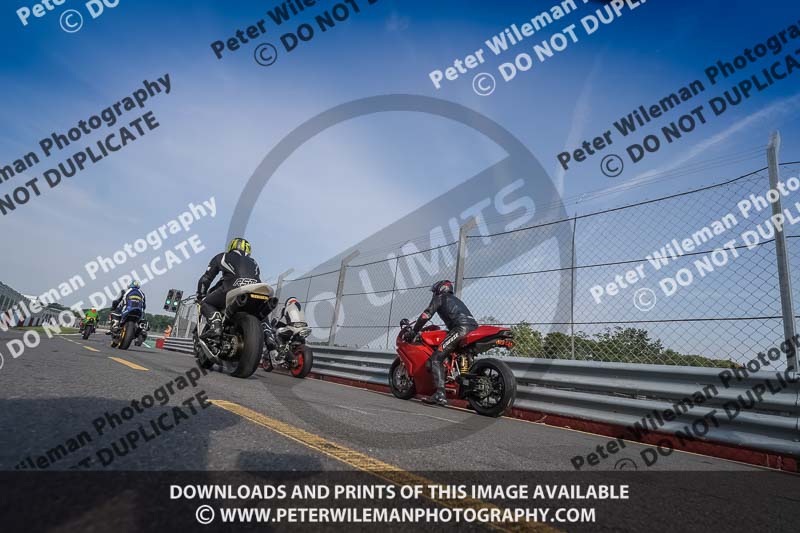 donington no limits trackday;donington park photographs;donington trackday photographs;no limits trackdays;peter wileman photography;trackday digital images;trackday photos